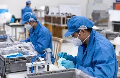 從不問哪家多，到幾乎不斷供 新工廠們到底為戰疫做了什么？